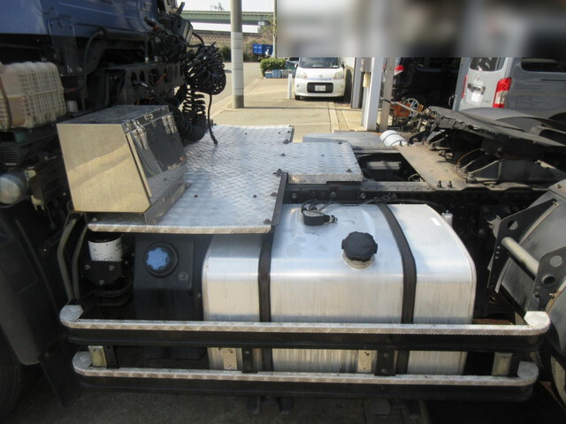 日産クオントレーラーヘッド（トラクターヘッド）大型（10t）[写真08]