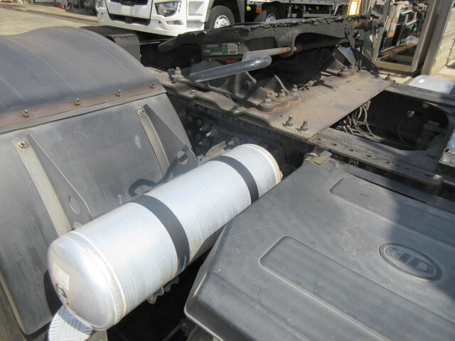 日産クオントレーラーヘッド（トラクターヘッド）大型（10t）[写真09]