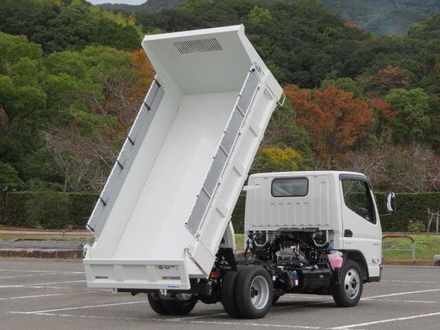 三菱ふそうキャンターダンプ小型（2t・3t）[写真02]