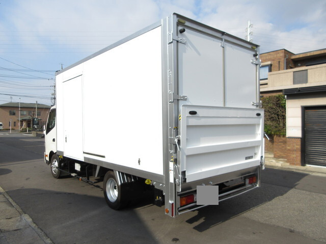 日野デュトロアルミバン小型（2t・3t）[写真02]