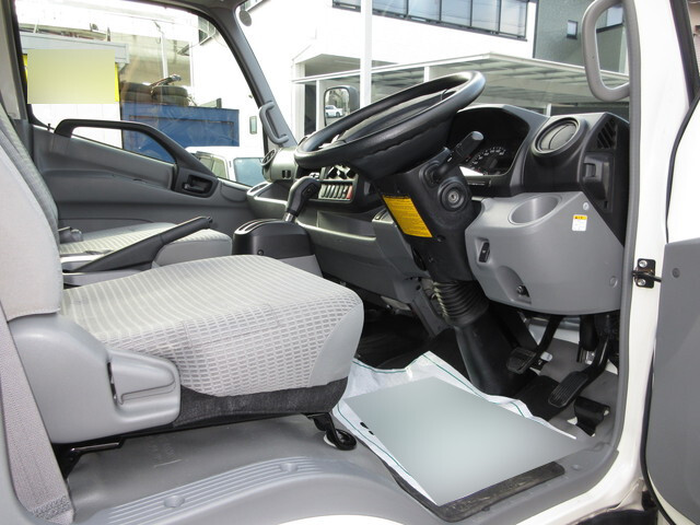 日野デュトロアルミバン小型（2t・3t）[写真22]