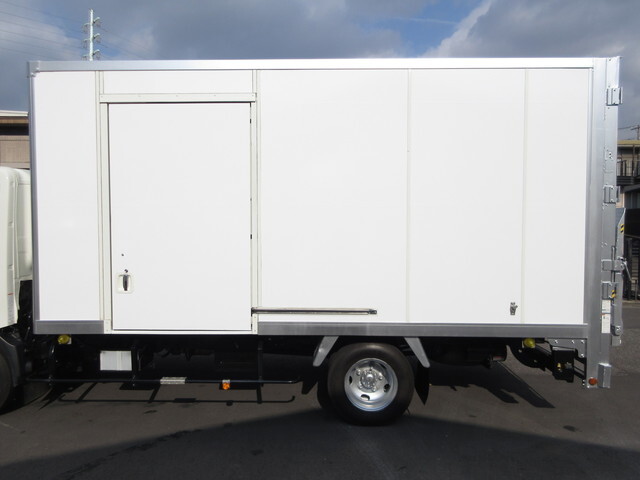 日野デュトロアルミバン小型（2t・3t）[写真06]