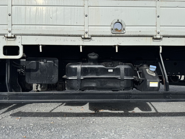 三菱ふそうファイター平ボディ中型（4t）[写真14]