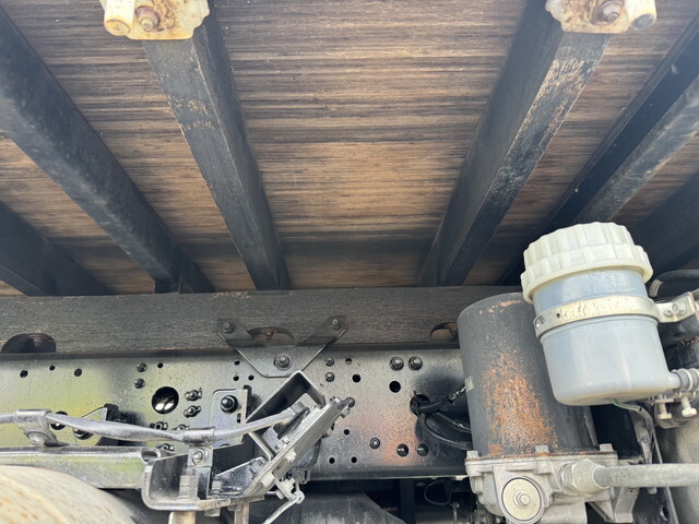 三菱ふそうファイター平ボディ中型（4t）[写真16]