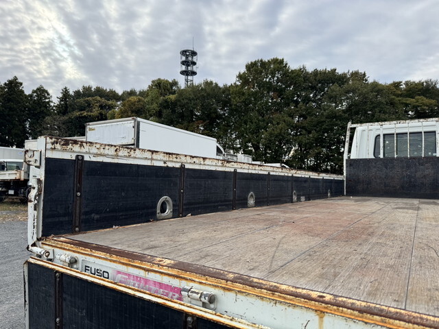 三菱ふそうファイター平ボディ中型（4t）[写真09]