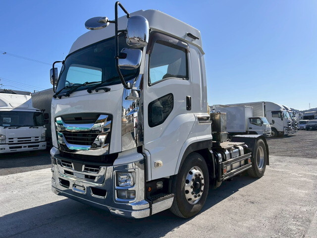 中古ギガトレーラーヘッド(トラクターヘッド)