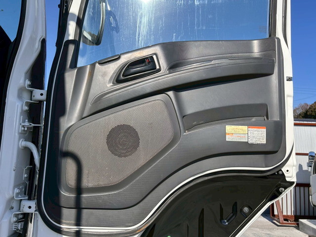 いすゞギガトレーラーヘッド（トラクターヘッド）大型（10t）[写真10]