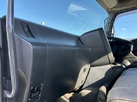 いすゞギガトレーラーヘッド（トラクターヘッド）大型（10t）[写真12]