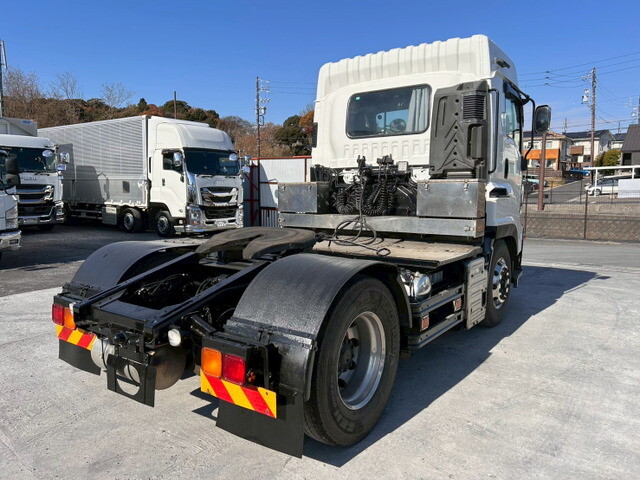 いすゞギガトレーラーヘッド（トラクターヘッド）大型（10t）[写真02]