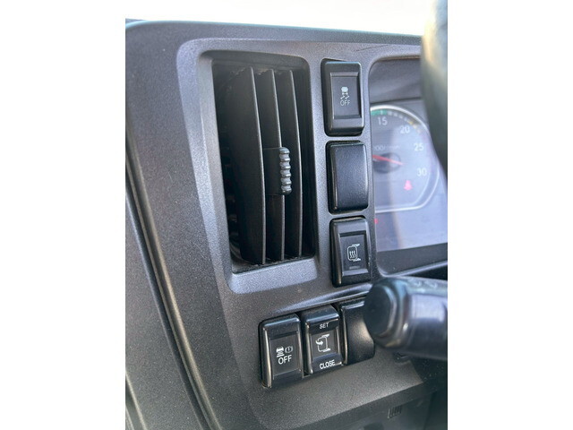 いすゞギガトレーラーヘッド（トラクターヘッド）大型（10t）[写真21]