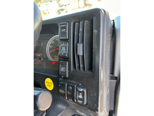 いすゞギガトレーラーヘッド（トラクターヘッド）大型（10t）[写真22]