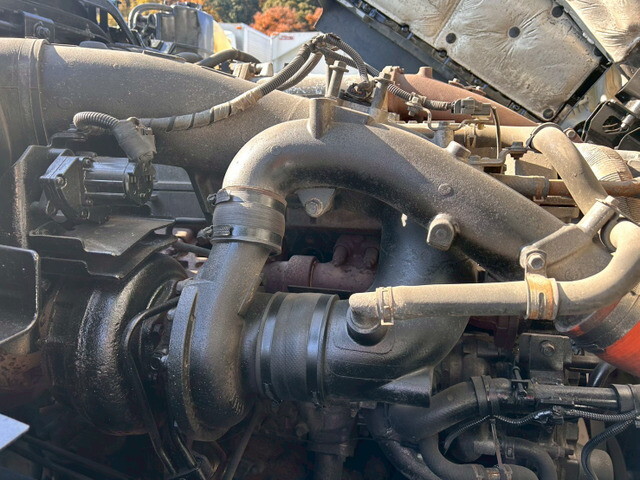 いすゞギガトレーラーヘッド（トラクターヘッド）大型（10t）[写真27]