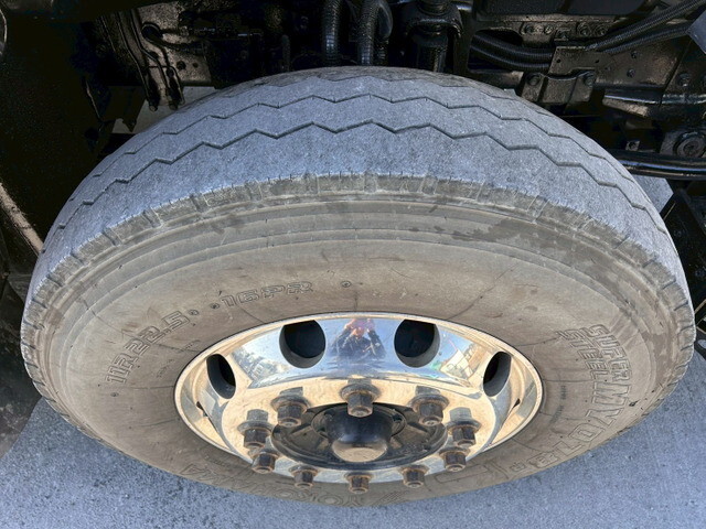 いすゞギガトレーラーヘッド（トラクターヘッド）大型（10t）[写真35]