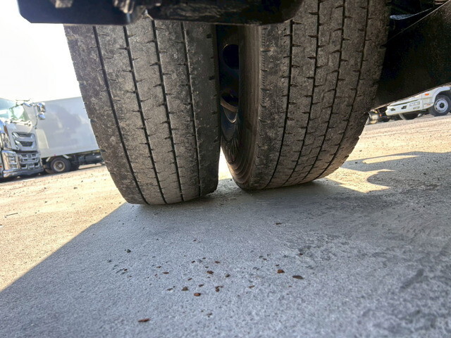 いすゞギガトレーラーヘッド（トラクターヘッド）大型（10t）[写真36]