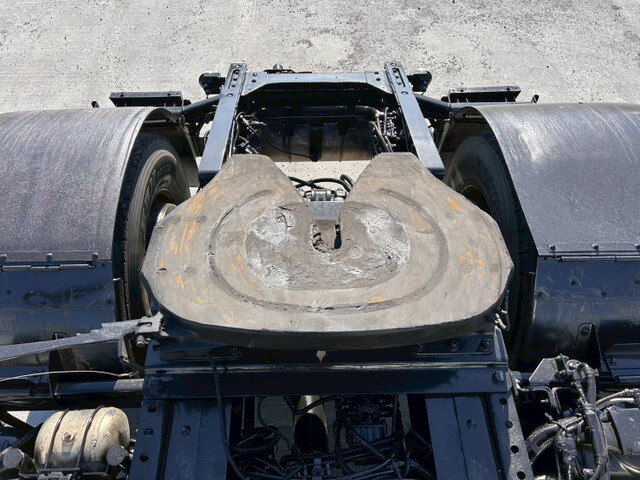 いすゞギガトレーラーヘッド（トラクターヘッド）大型（10t）[写真08]