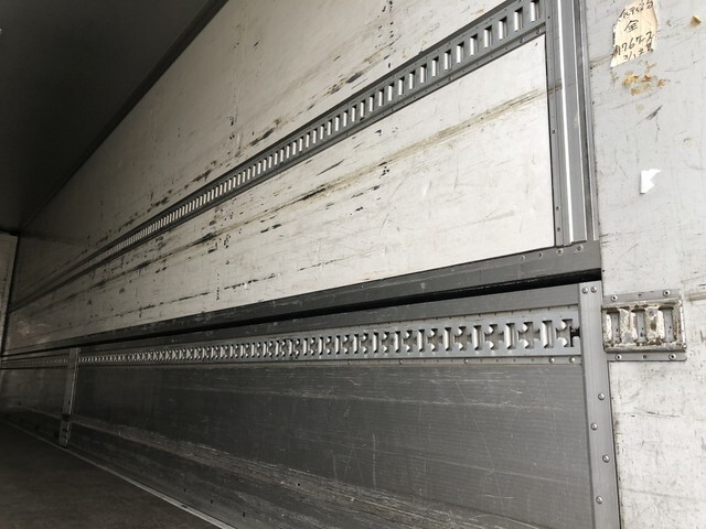 三菱ふそうスーパーグレートパネルウイング大型（10t）[写真13]