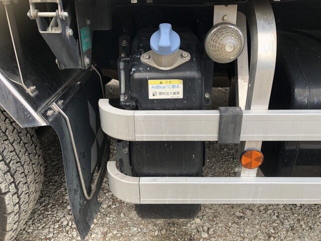 三菱ふそうスーパーグレートパネルウイング大型（10t）[写真24]