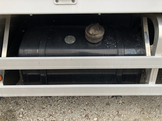 三菱ふそうスーパーグレートパネルウイング大型（10t）[写真25]