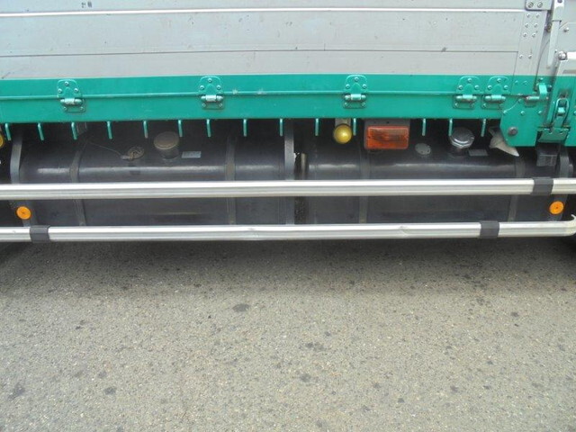 いすゞギガアルミブロック大型（10t）[写真09]