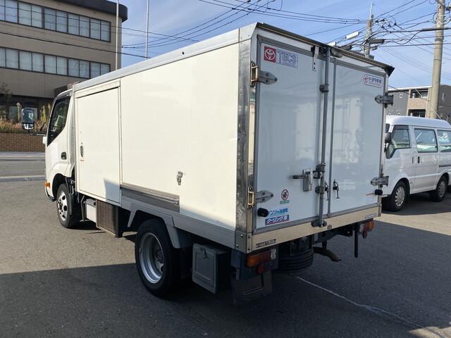 トヨタその他の車種冷凍車（冷蔵車）小型（2t・3t）[写真02]