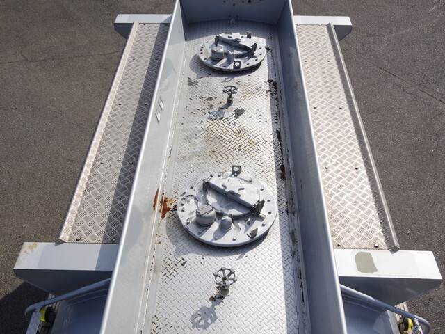 三菱ふそうファイタータンク車（タンクローリー）中型（4t）[写真10]