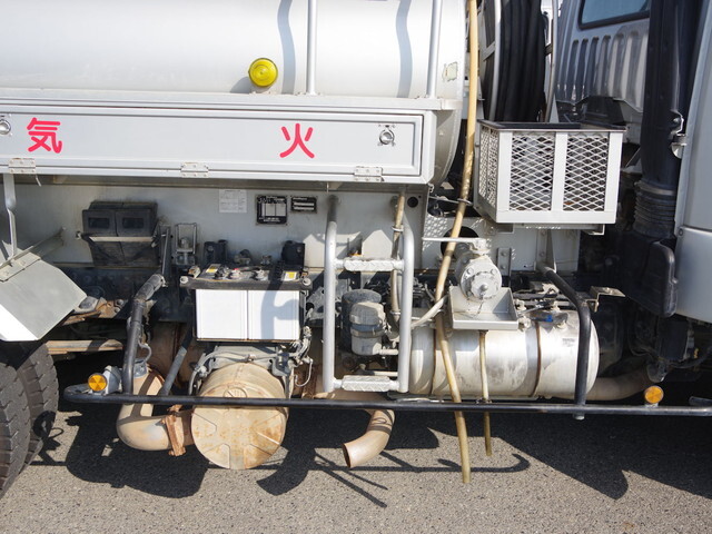 三菱ふそうファイタータンク車（タンクローリー）中型（4t）[写真13]