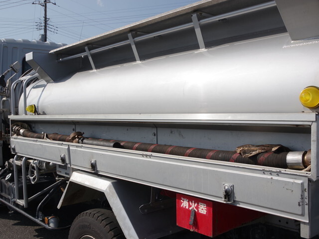三菱ふそうファイタータンク車（タンクローリー）中型（4t）[写真17]