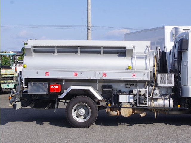 三菱ふそうファイタータンク車（タンクローリー）中型（4t）[写真20]