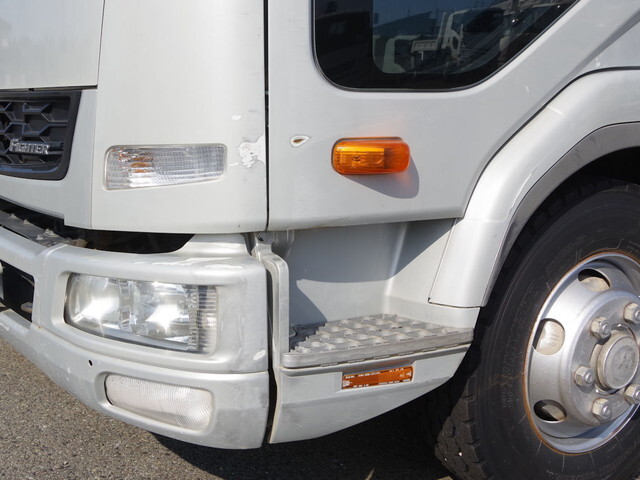 三菱ふそうファイタータンク車（タンクローリー）中型（4t）[写真23]