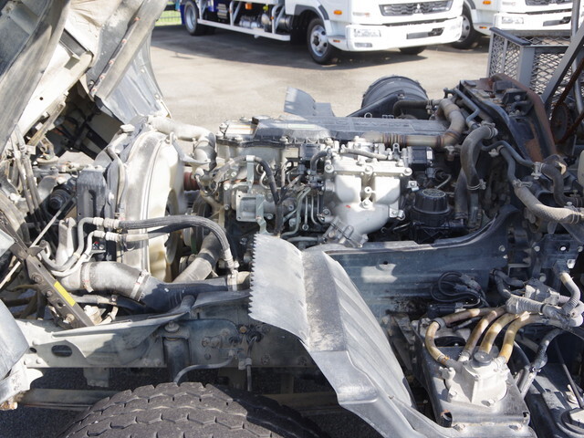 三菱ふそうファイタータンク車（タンクローリー）中型（4t）[写真27]