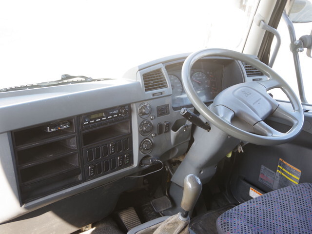 三菱ふそうファイタータンク車（タンクローリー）中型（4t）[写真29]