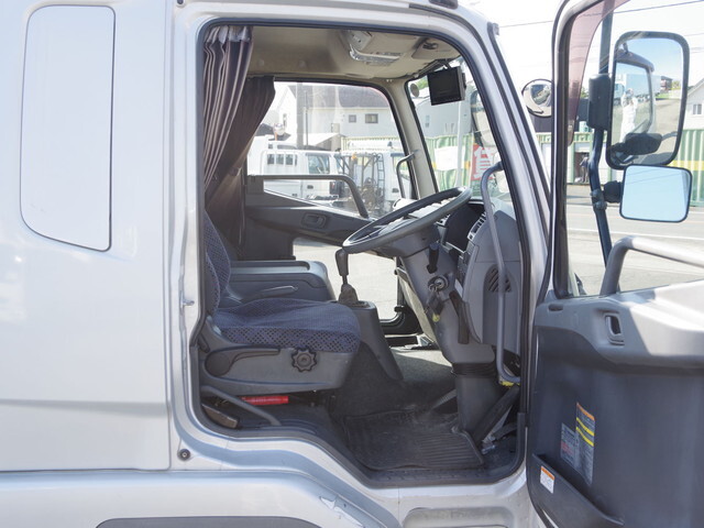 三菱ふそうファイタータンク車（タンクローリー）中型（4t）[写真31]