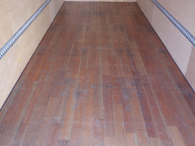 三菱ふそうファイターアルミバン中型（4t）[写真14]