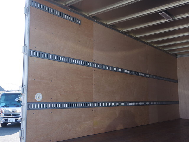 三菱ふそうファイターアルミバン中型（4t）[写真15]