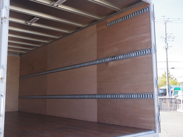 三菱ふそうファイターアルミバン中型（4t）[写真16]