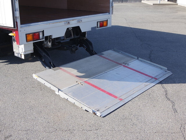 三菱ふそうファイターアルミバン中型（4t）[写真17]