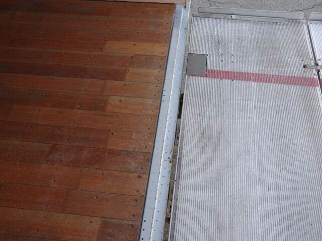 三菱ふそうファイターアルミバン中型（4t）[写真18]