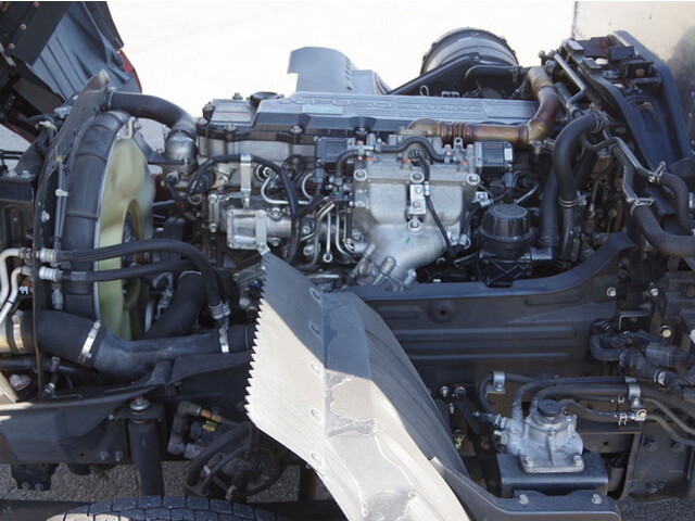 三菱ふそうファイターアルミバン中型（4t）[写真32]