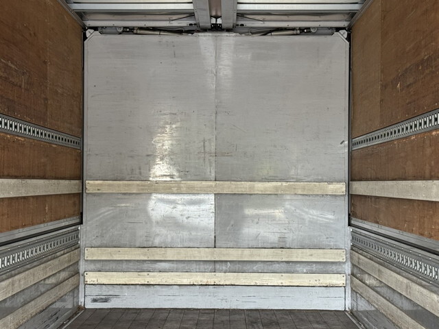 いすゞフォワードアルミウイング中型（4t）[写真13]