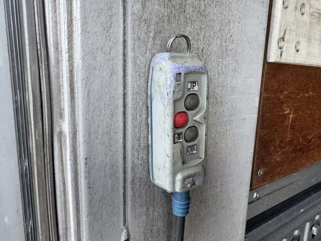 いすゞフォワードアルミウイング中型（4t）[写真14]