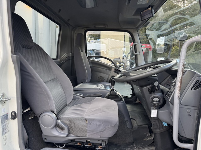 いすゞフォワードアルミウイング中型（4t）[写真18]