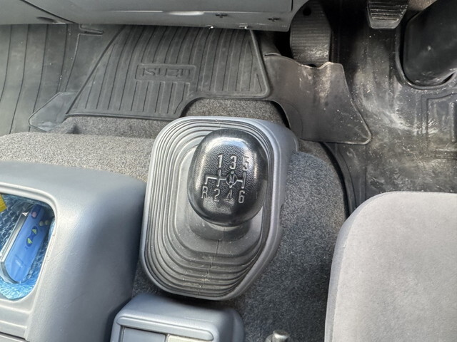 いすゞフォワードアルミウイング中型（4t）[写真21]