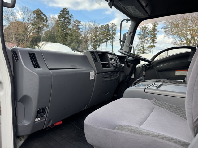 いすゞフォワードアルミウイング中型（4t）[写真27]