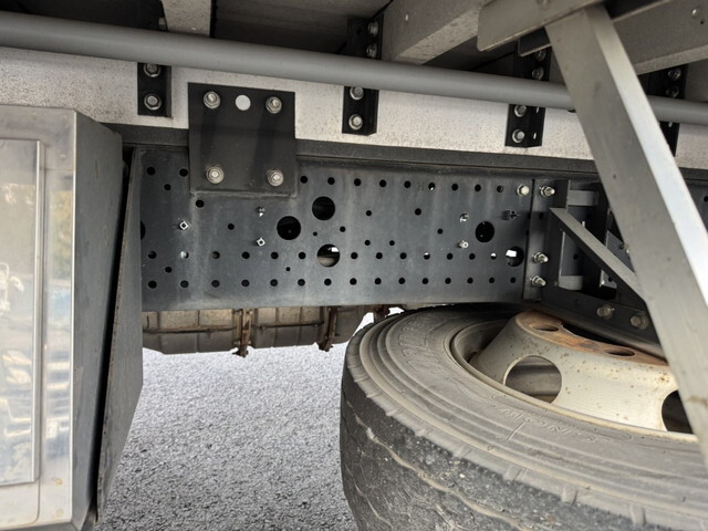 いすゞフォワードアルミウイング中型（4t）[写真31]