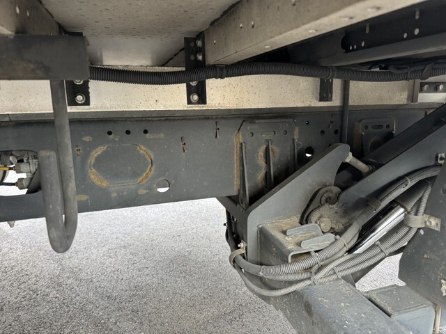 いすゞフォワードアルミウイング中型（4t）[写真35]