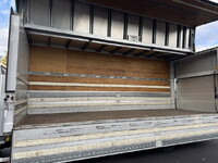 いすゞフォワードアルミウイング中型（4t）[写真09]