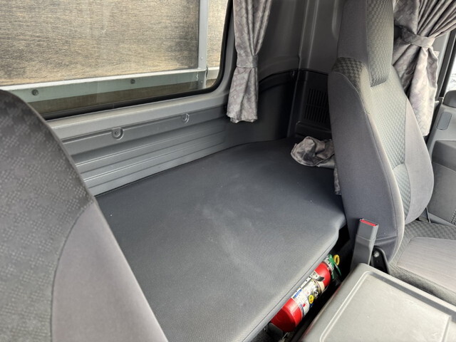 いすゞフォワードアルミブロック中型（4t）[写真20]