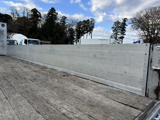 いすゞフォワードアルミブロック中型（4t）[写真09]