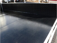 いすゞエルフ平ボディ小型（2t・3t）[写真12]