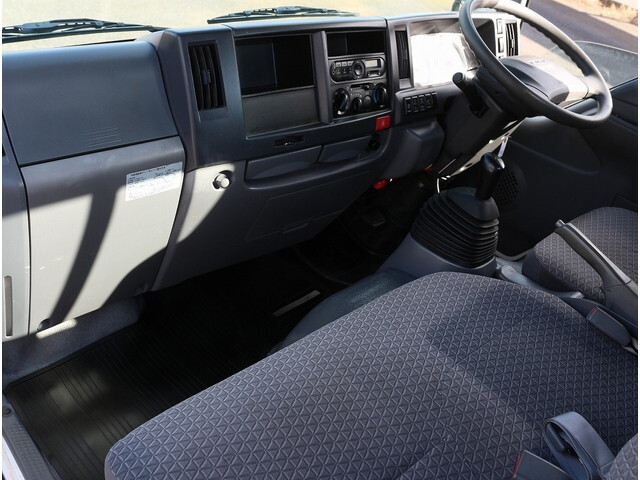 いすゞエルフ平ボディ小型（2t・3t）[写真33]